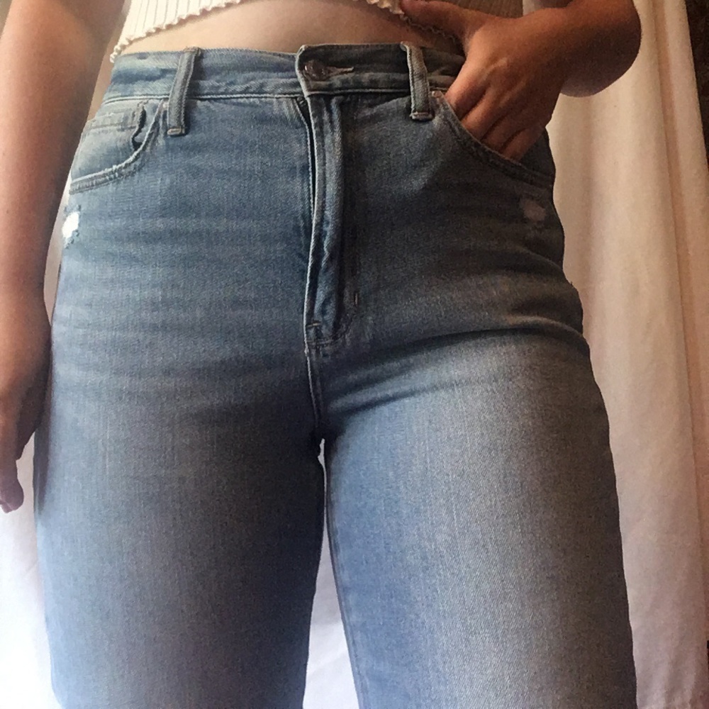 American Eagle distressed blue mom jeans